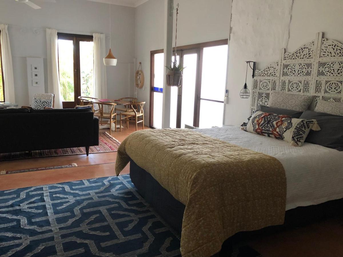 Shorebreak Studio Apartments Sapphire Beach Eksteriør bilde