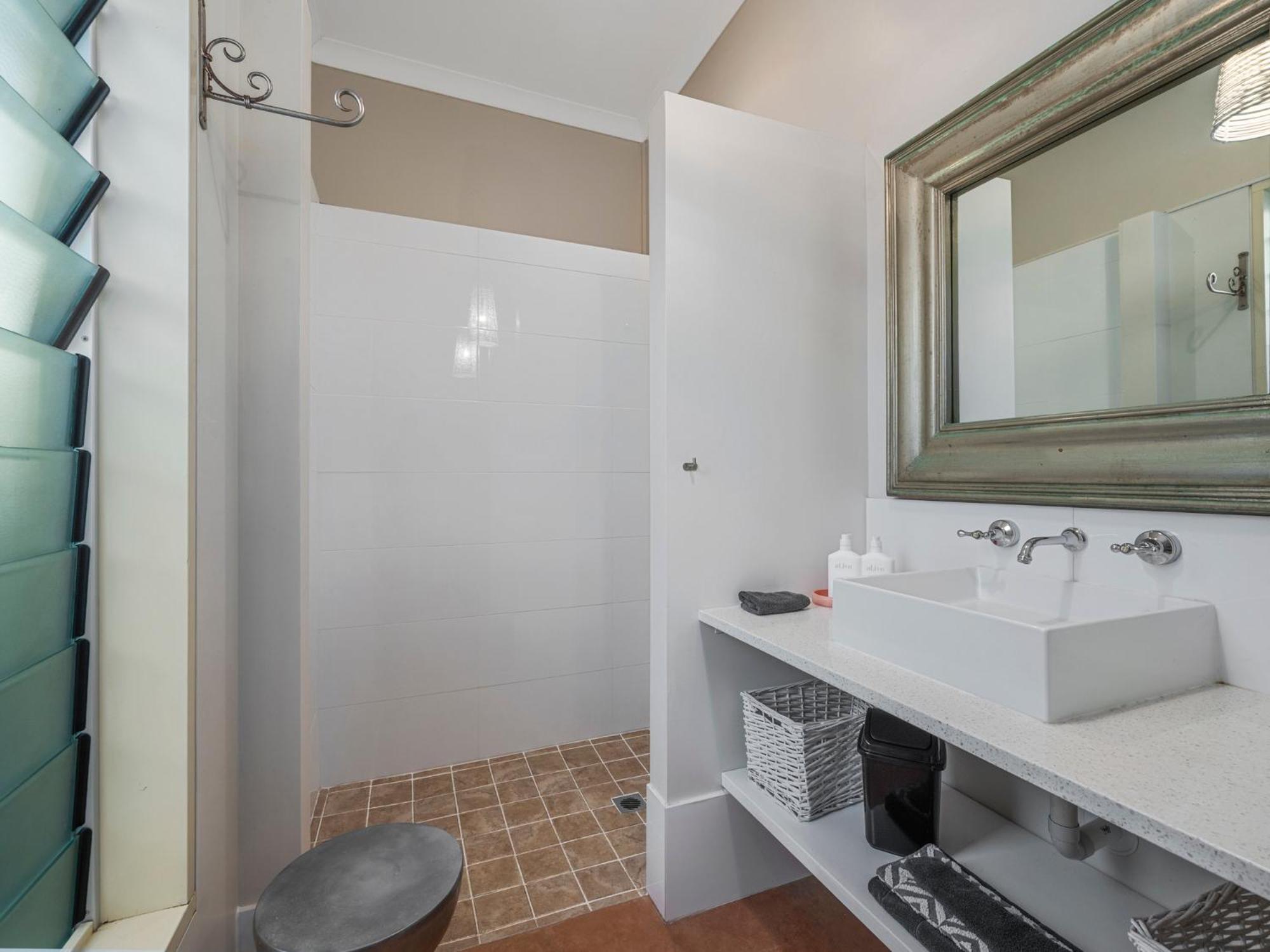Shorebreak Studio Apartments Sapphire Beach Eksteriør bilde